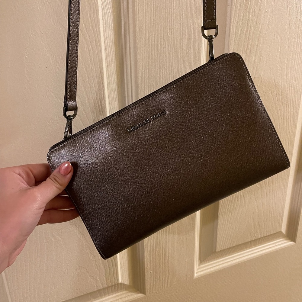 Micheal kors cross body